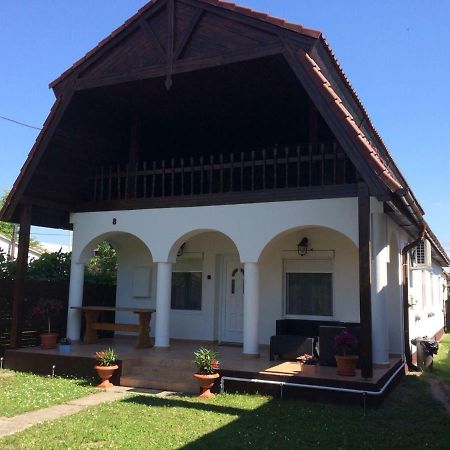 Julianna Apartmanhaz Balatonlelle Dış mekan fotoğraf